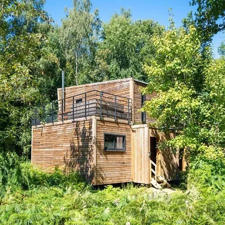 Cozy Woodland Retreat