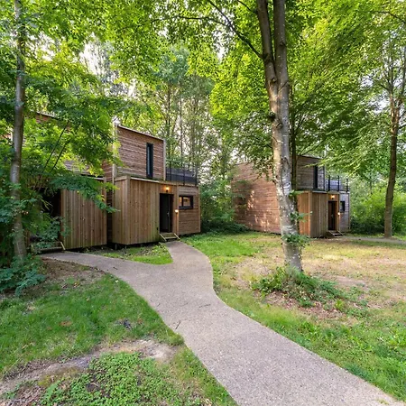 Cozy Woodland Retreat